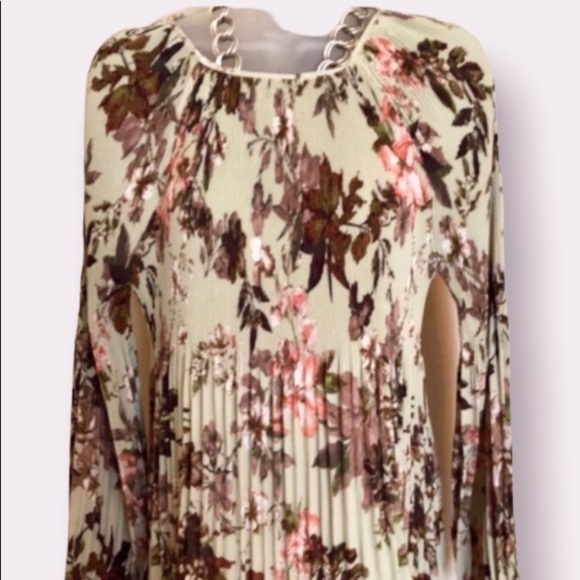 𝅺KAARI Blue Floral Top Brown Multi Color Lovely Mint NWT - Picture 3 of 8